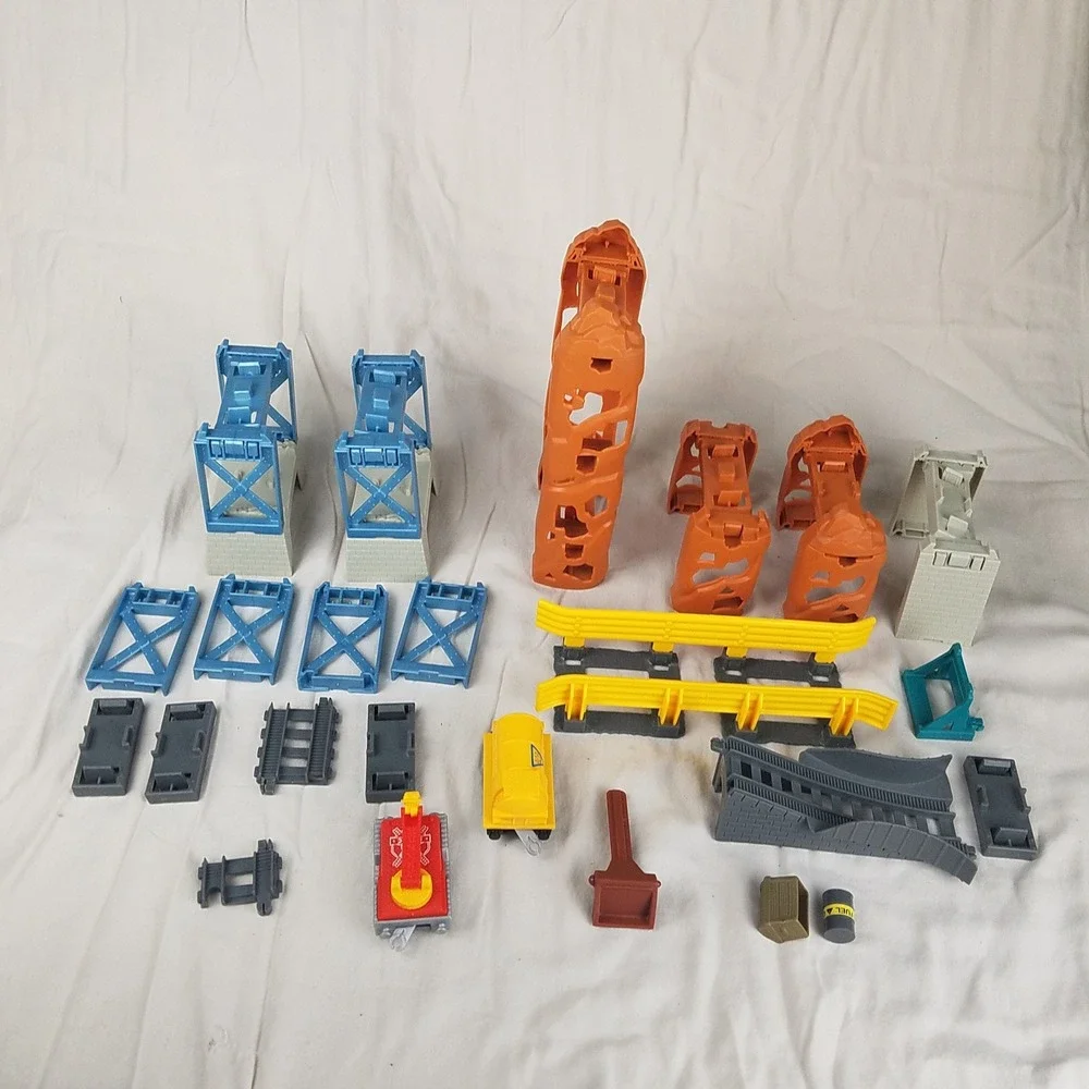 Thomas Friends TrackMaster Train Track Bridge Tunnel Lot replacement parts‎ good